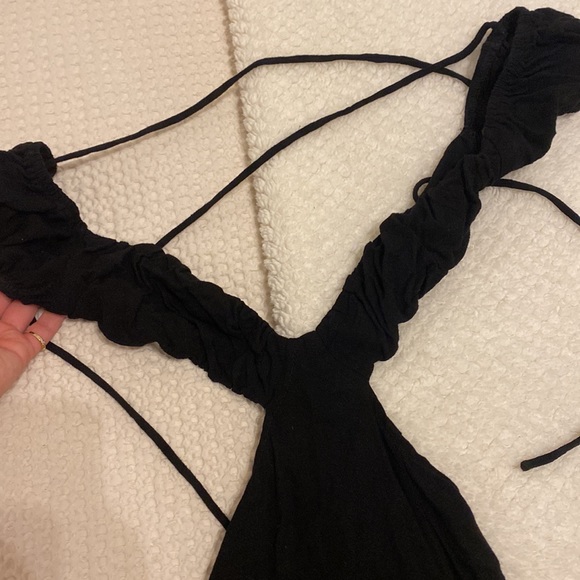 Black Backless Dress - Picture 4 of 5